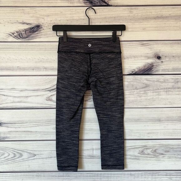 Lululemon Black / Grey Marled Capri Leggings - Picture 6 of 10